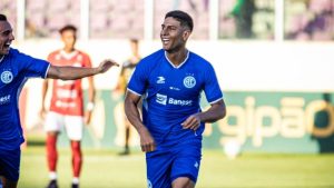 Valdir Júnior entra na seleção da rodada 15 da Série C