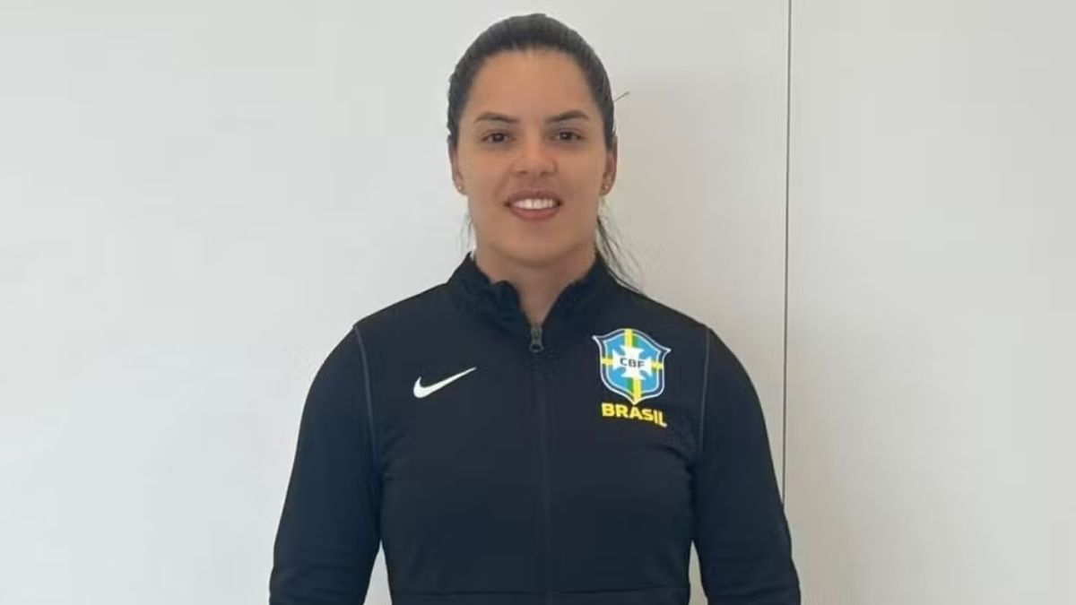 Eliatriz Almeida na Seleção Brasileira feminina de beach soccer — Foto: Arquivo pessoal