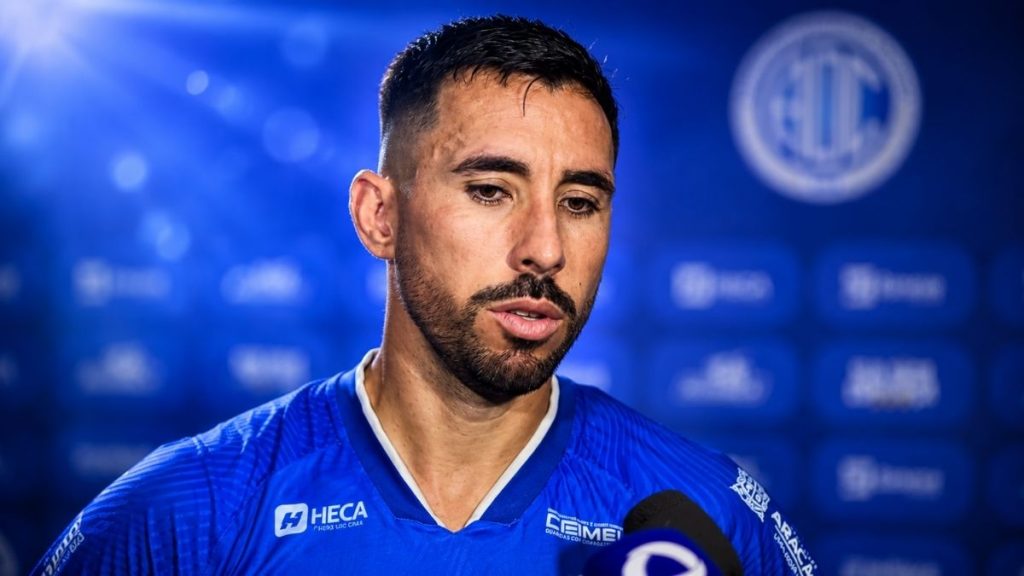 Maikon Aquino em entrevista após a vitória do Confiança sobre o Guarani - Foto: Reprodução Confiança TV com ajustes de IA